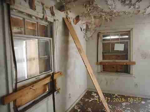 14302 Stout St (18)_m.jpg